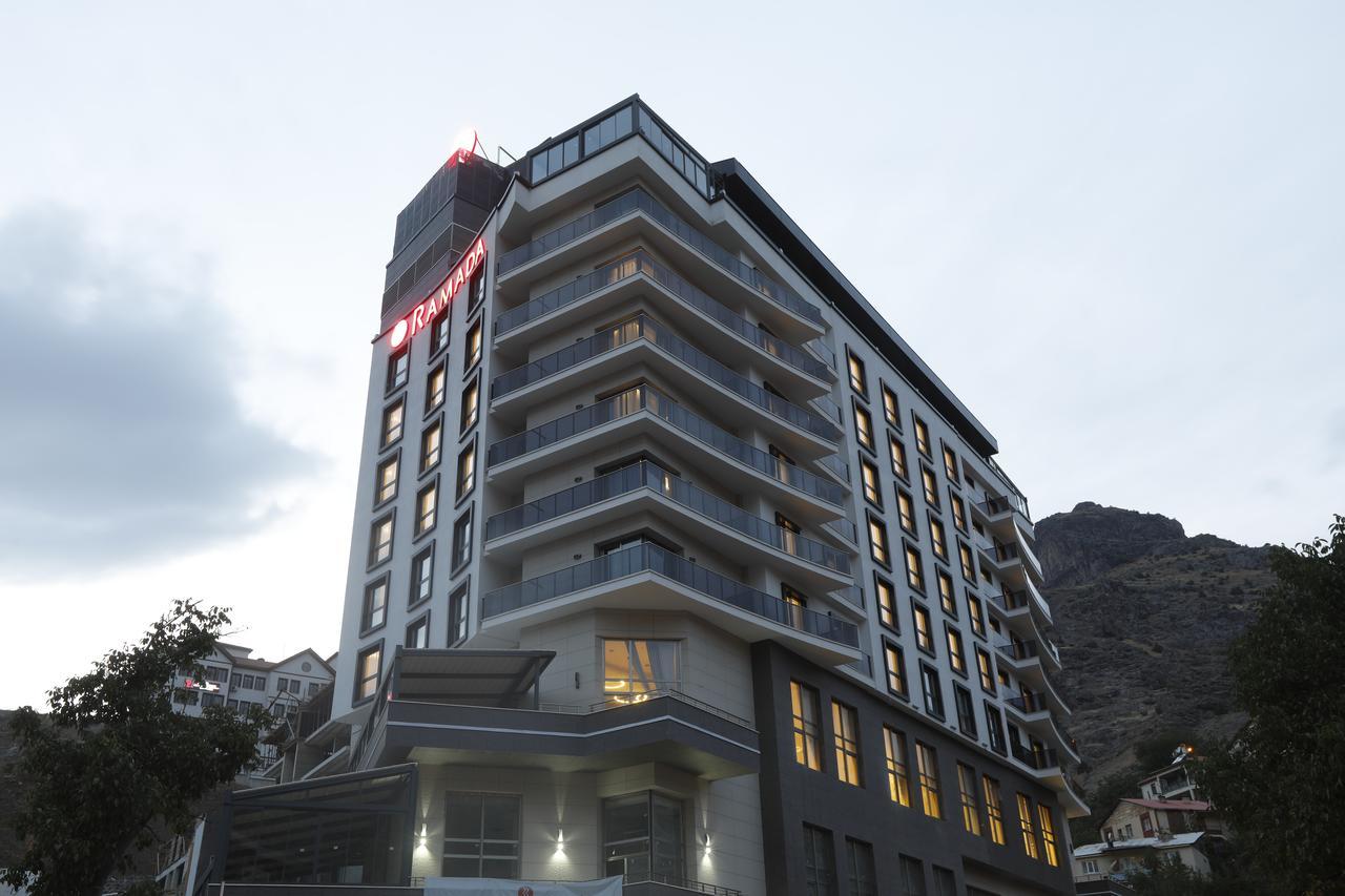 Ramada By Wyndham Gumushane Exterior photo