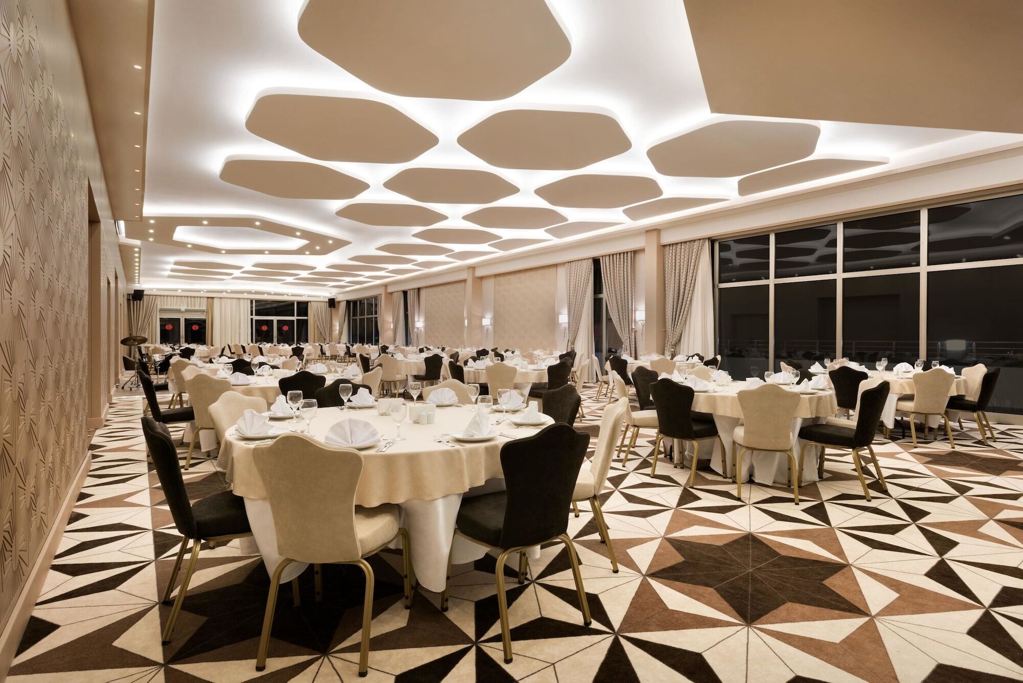 Ramada By Wyndham Gumushane Exterior photo